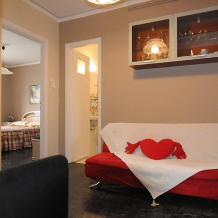Kinetta Apartments Agioi Apostoloi  Екстер'єр фото
